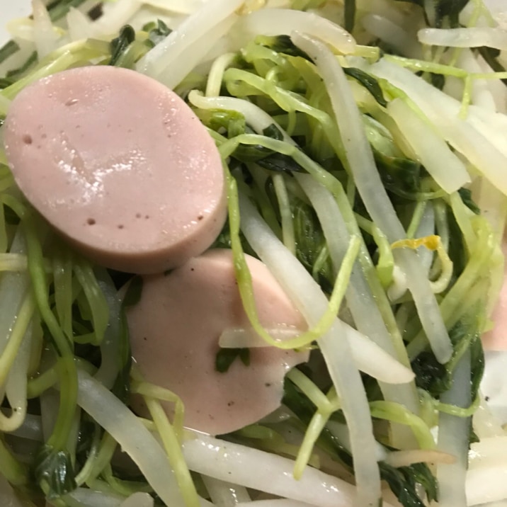 魚肉ソと空芯菜の新芽のもやし炒め(o^^o)